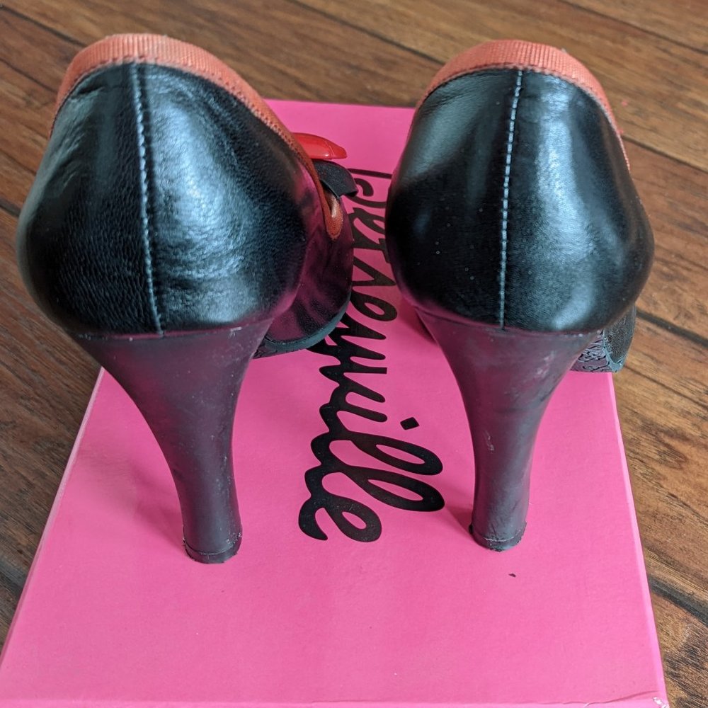 Betsey Johnson Betseyville Lara Retro Bow Pumps - Picture 5 of 8
